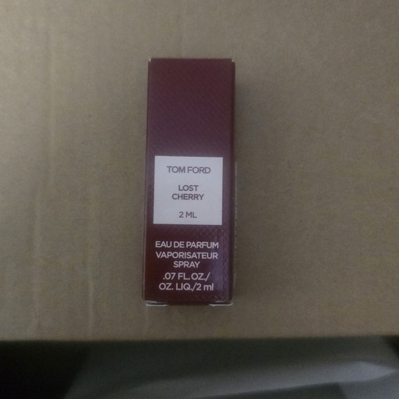 Tom Ford Lost Cherry Eau de Parfum 2ml - Deep Red - Picture 1 of 1